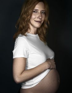 Portret ciążowy Małgorzaty Klary. Fotografia i postprodukcja: Maksymilian Ławrynowicz.